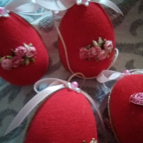 Set of 4 small decorative Easter eggs like new, 5cm
