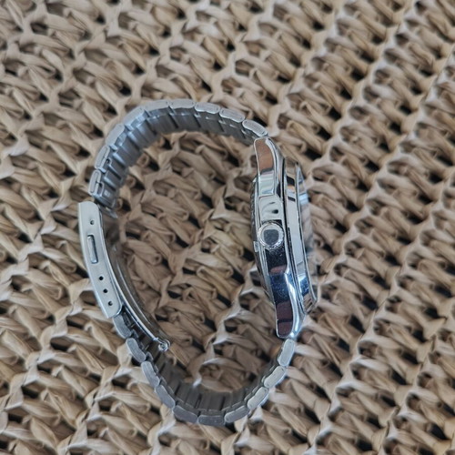 Seiko 5 Nautilus SNKK47 watch like new, unisex