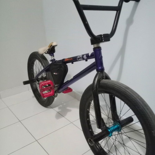 BMX freestyle bike like new with removable storage and new tires