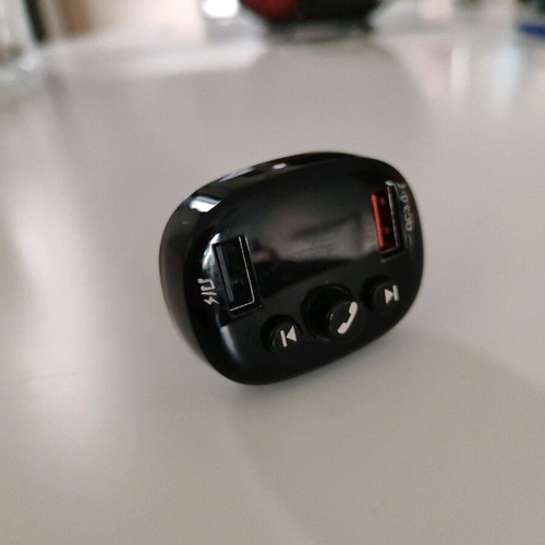 Fm transmitter Xo like new with two USB A ports and 18W fast charge