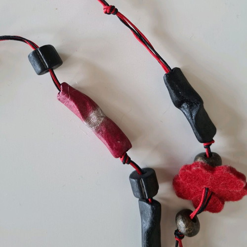 Beaded necklace handmade like new, boho style, black and red