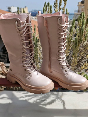 Pink boots used, size 31, with fuzzy lining