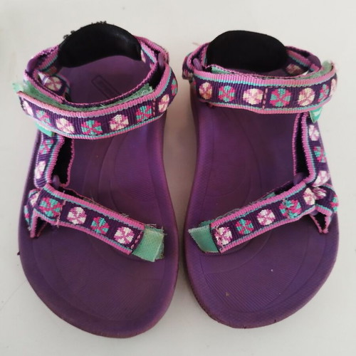 Teva Hurricane 2 sandals size 24 like new, purple