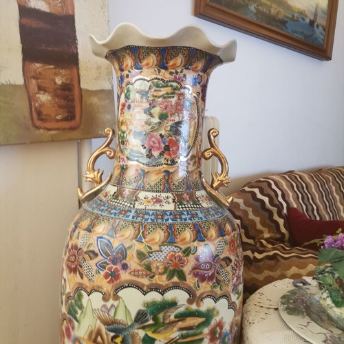 Tatsuma Asian porcelain vase handmade, height 1.40m like new