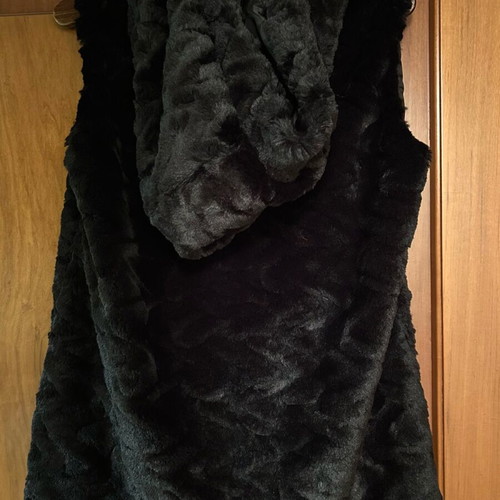 Molly Bracken Black Sleeveless Fur Vest New (M/L)