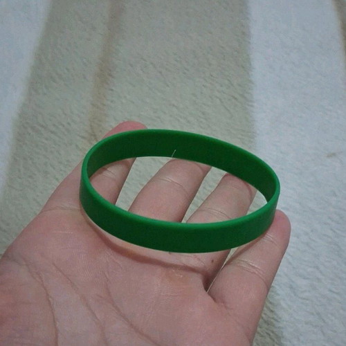 Green rubber bracelet like new