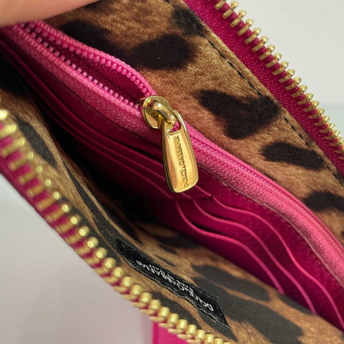 Dolce & Gabbana leather clutch like new, pink