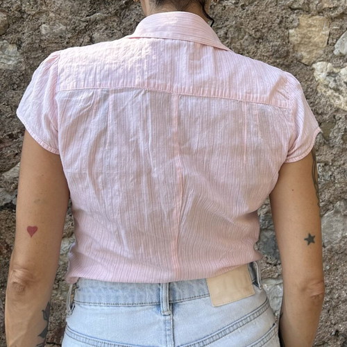 H&M light pink short-sleeve shirt with pockets, size M