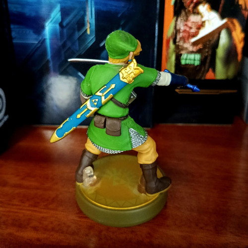 Nintendo Amiibo The Legend of Zelda Link Skyward Sword like new