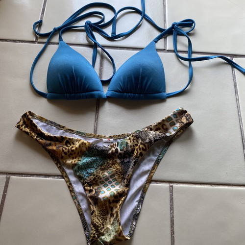 Apple swimsuit new, with cups, fits S/M