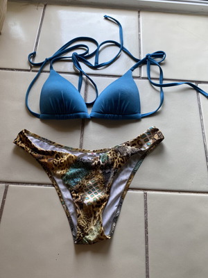 Apple swimsuit new, with cups, fits S/M