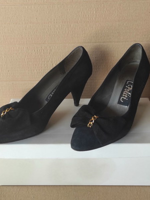 C. Politi black suede pumps used, size 36.5 with bow and chain
