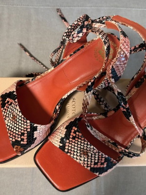 Scotch & Soda Maison Scotch Enide 38 sandals like new, black and red