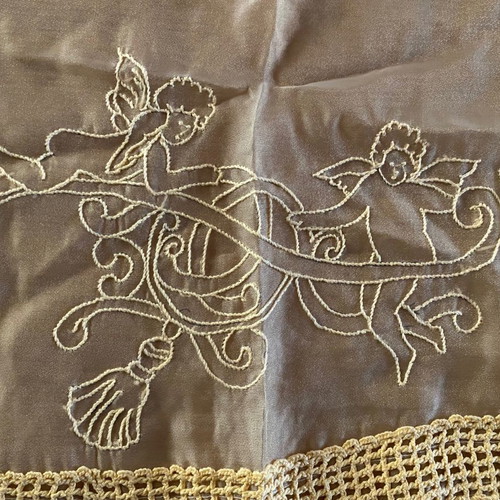 Embroidered table runner and 2 matching doilies new with crochet