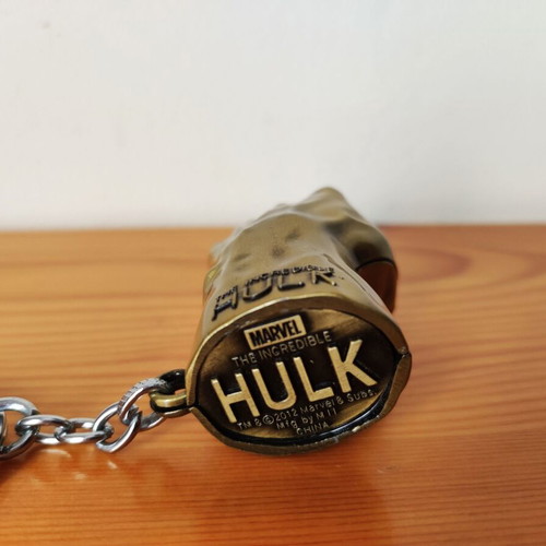 The Incredible Hulk Fist bronze and gold metal keychain Marvel collectible