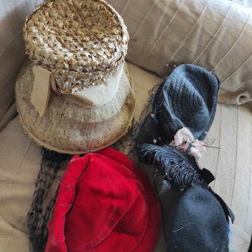 Vintage theater wardrobe hats used, set of 4 pieces