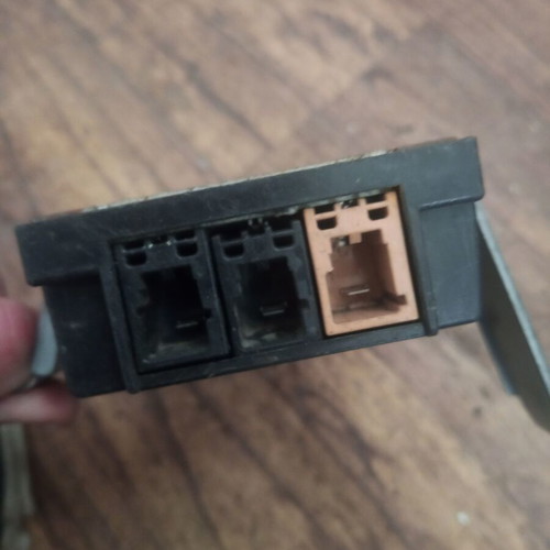 Audi A3 antenna amplifier used 8P4035225D (2003-2012)