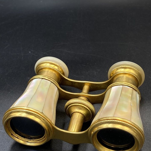 Opera Glasses Belle Époque like new, mother of pearl