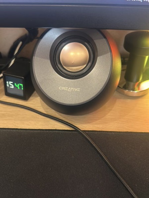 Creative V2 speakers like new with minimal use