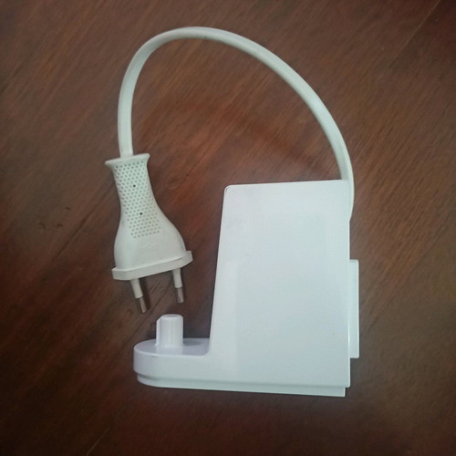 Oral-B rechargeable electric toothbrush used in very good condition