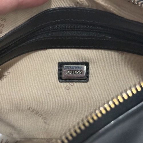 Guess crossbody bag like new, black color
