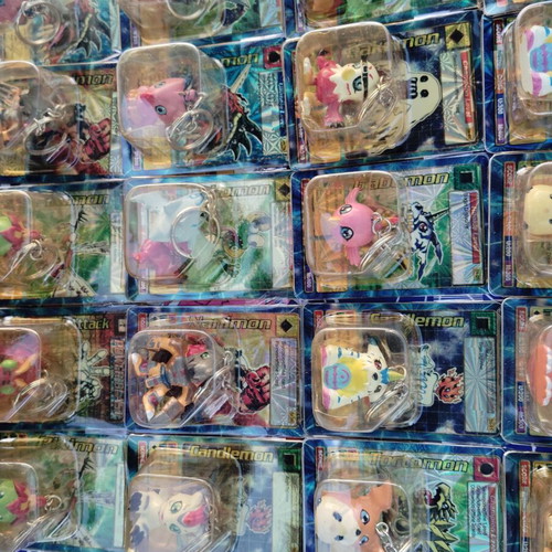 Digimon keychains new, 25-piece bootleg card early 2000s