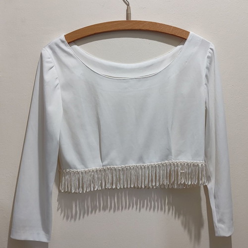 Jersey white blouse with fringes and pearls used, size M