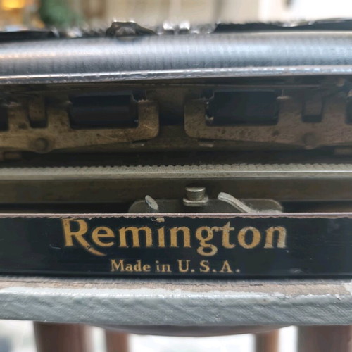 Remington Portable typewriter used, with cover, USA 1920-1930