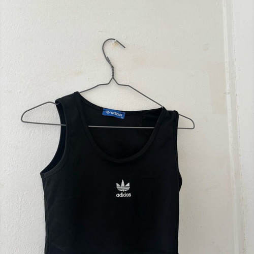 Adidas black crop top like new, size M