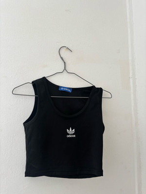 Adidas black crop top like new, size M