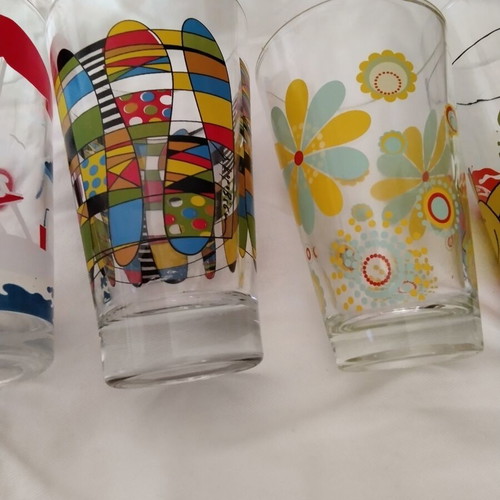 Collectible glasses set of 7, new