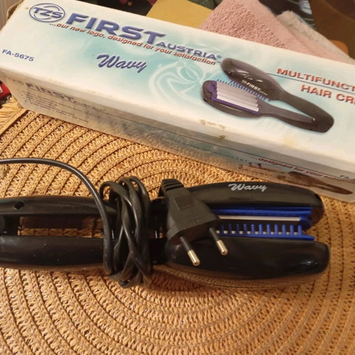 First Austria Wavy hair straightener like new