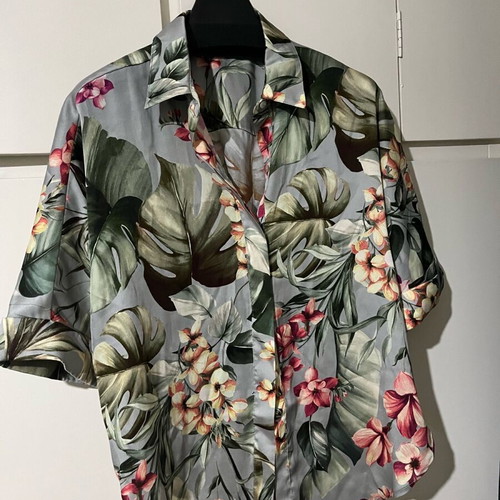 Floral shirt Mango size S like new