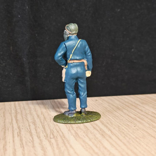 Red Army Carrier collectible figure like new, 6.5cm