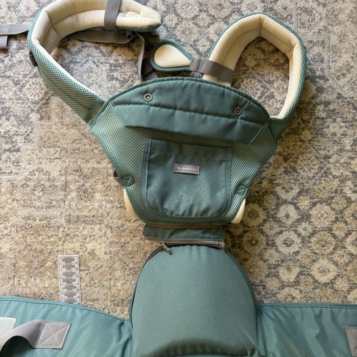 Kikka Boo Move 3 in 1 baby carrier mint, like new, 5 months to 15 kg