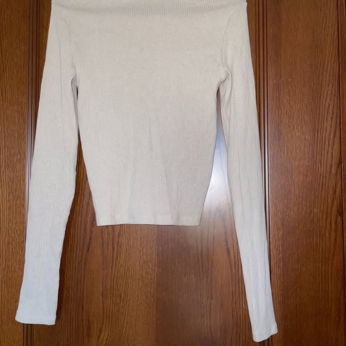 Pull & Bear beige crop top with collar like new