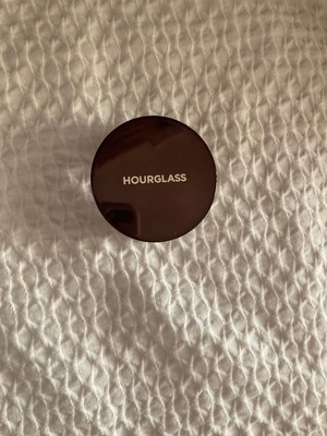 Hourglass Translucent Setting Powder нов, нюанс Veil