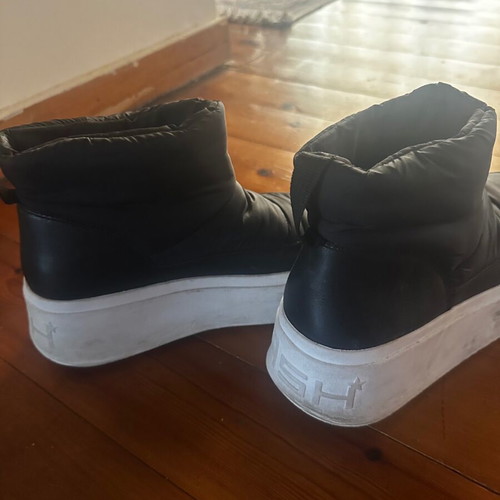 Ash ankle boots like new, size 38, black and white