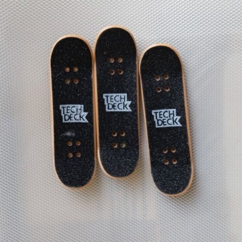 Tech Deck Finesse Sonic Hedgehog Series 12 Mini Finger Skateboards new, no wheels, pack of 3