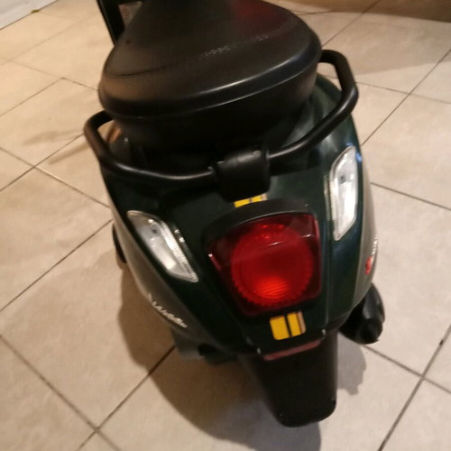 Electric kids Vespa like new for children up to 6 years old