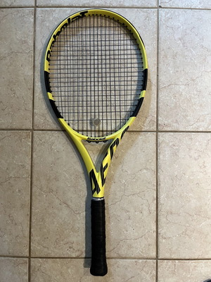 Babolat Aero G tennis racket with cover