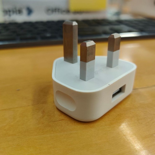 Apple Charger A1399 UK like new