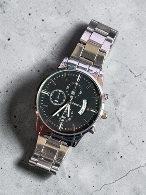 Geneva analog watch like new, silver
