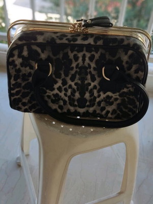 Women's handbag like new, animal print, black and gray