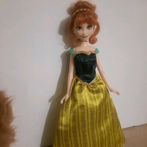 Anna Frozen doll used, picnic, Hasbro