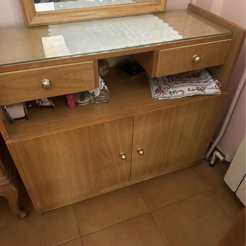 Vanity dresser used, dimensions 85x37x139 cm