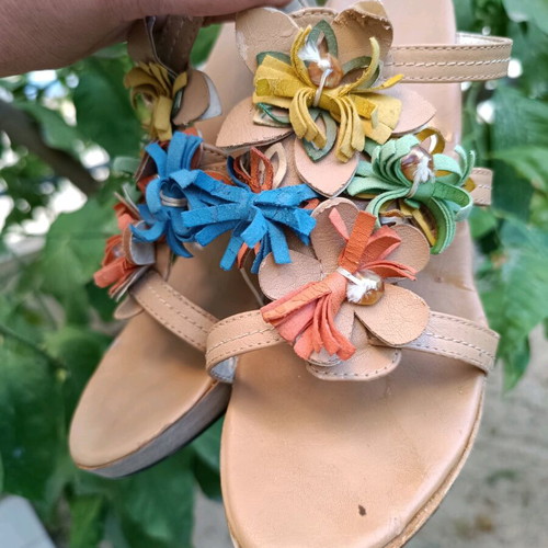 Summer platform sandals used, pastel floral decorations, size 39
