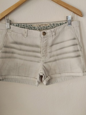 Pink Woman beige acid wash denim shorts like new, size M