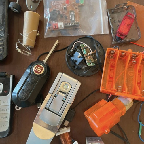 Lot of electronics for parts and DIY projects, including Walkman and Samsung phones