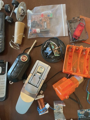 Lot of electronics for parts and DIY projects, including Walkman and Samsung phones